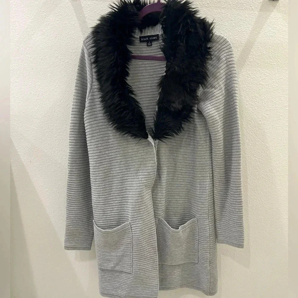 BLACK RIVET SMALL GRAY JACKET WITH FAUX BLACK FUR - Picture 7 of 7